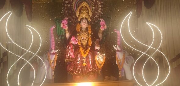 ୩୧ମଣ୍ଡପରେ ପୂଜା ପାଇଲେ ମା’ ଗଜଲକ୍ଷ୍ମୀ, ରଙ୍ଗ ବେରଙ୍ଗ ଆଲୋକ ମାଳରେ ଝଲସୁଛି ବିଭିନ୍ନ ମଣ୍ଡପ