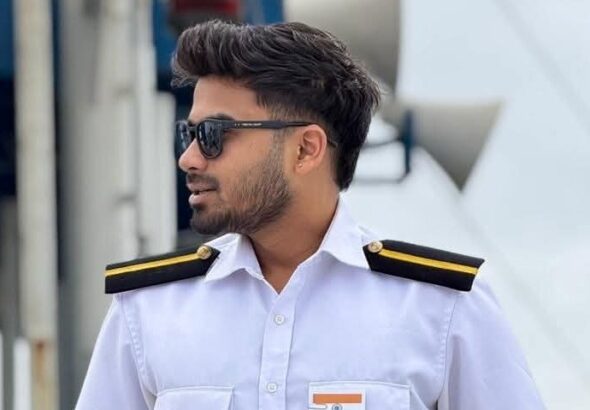 ଭଦ୍ରକ : ନାବିକ ସାର୍ଥକ ଚଳନ୍ତା ଜାହାଜରୁ ରହସ୍ୟଜନକ ଭାବେ ନିଖୋଜ,ତାଙ୍କର ସନ୍ଧାନ ପାଇଁ କେନ୍ଦ୍ର ବୈଦେଶିକ ମନ୍ତ୍ରୀ ଡଃ ଏସ୍ ଜୟଶଙ୍କରଙ୍କୁ ଭେଟିଲେ ଭଦ୍ରକ ସାଂସଦ